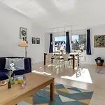 2 Bedroom Stunning In *
