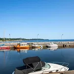 2 Bedroom Stunning In *